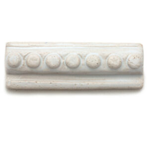 Podłużne kafelki bordery listwy wykończeniowe w kropeczki, beza mat